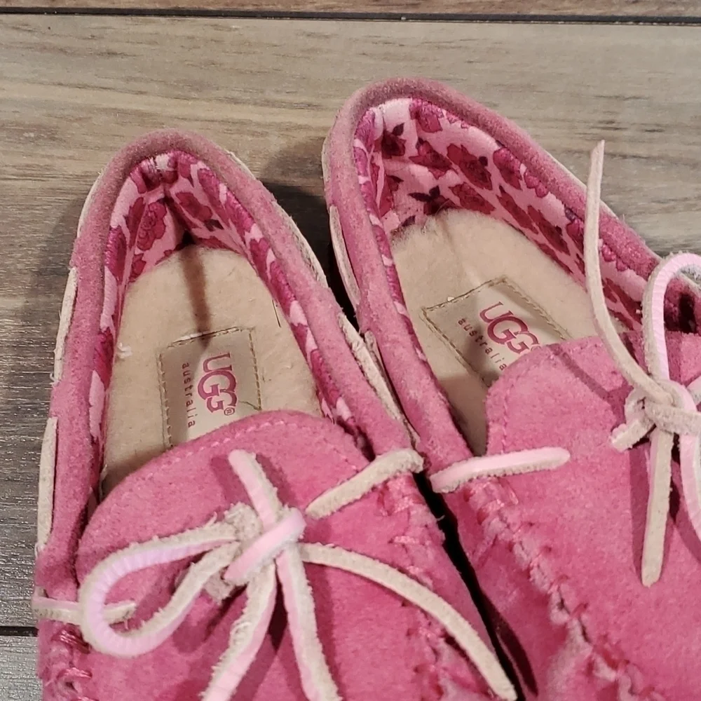Ugg Australia kids pink suede slippers Loafer fur szUS 3 EUR 33 shoes